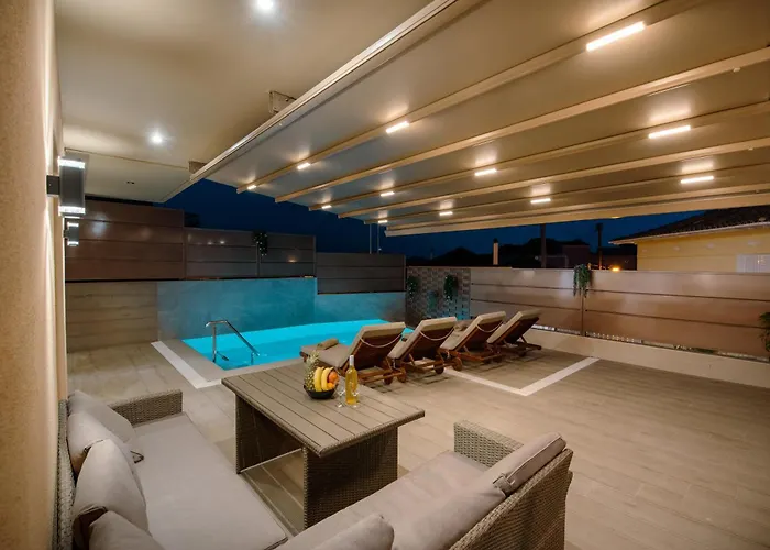 Lefkada Paradise Villa *